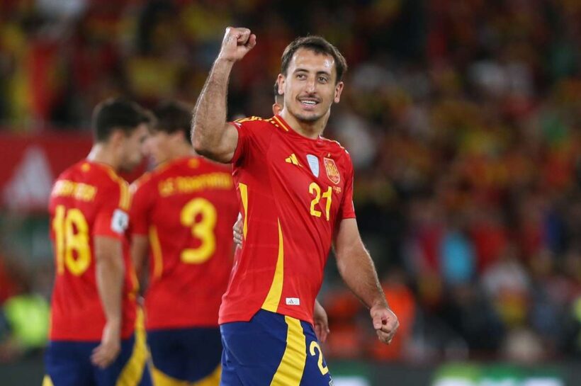 Испания поддерживает безупречный рекорд, очередная победа без пропущенных мячей.