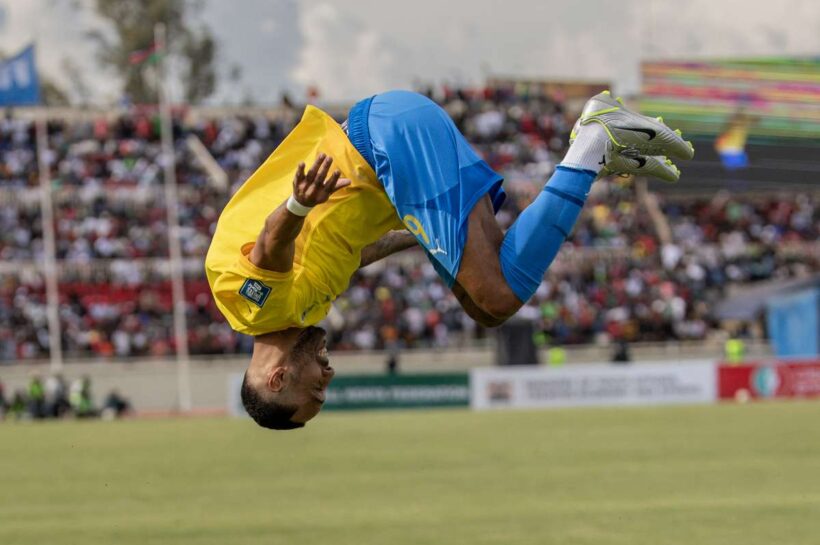 Пьер-Эмерик Обамеянг в Кении сошел с ума: сначала четыре гола, а потом красная карточка!