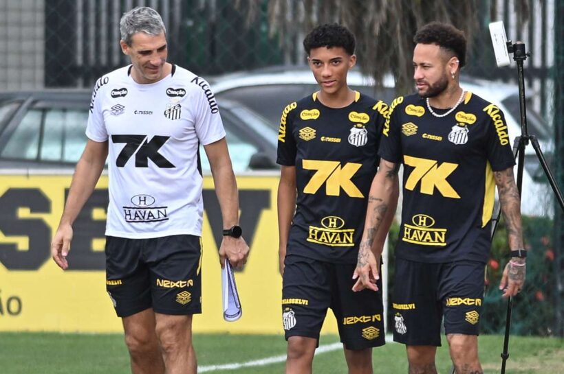 Неймар свободный игрок? Сантос отрицает переговоры о продлении контракта