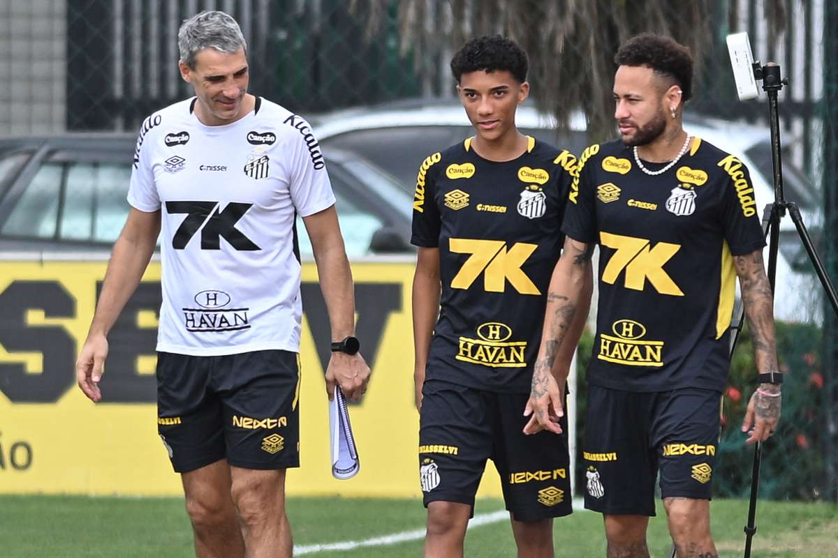 Неймар свободный игрок? Сантос отрицает переговоры о продлении контракта