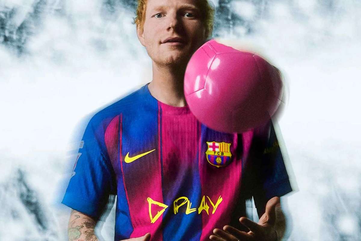 Эд Ширан возьмет на себя футболку «Барселоны» на октябрьском Эль-Класико