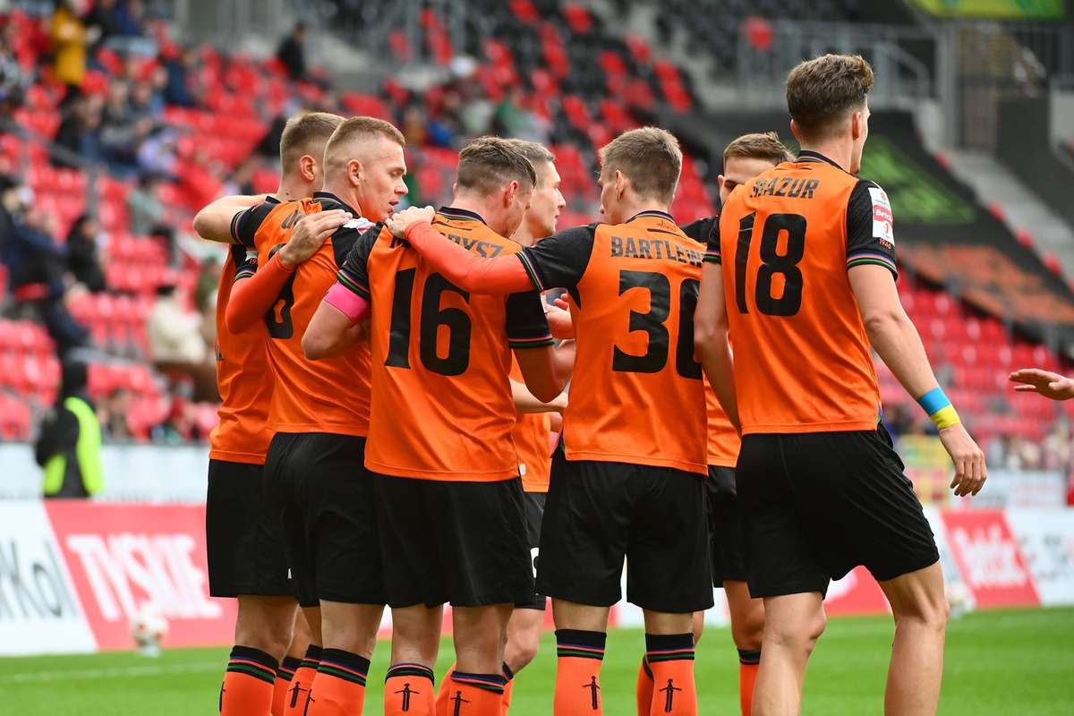 В 15-м туре 1-й лиги Бетклик Хробры проверит лидера. Интересный матч в Лодзи.