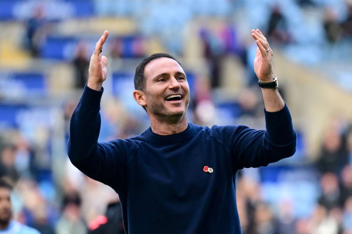 Лэмпард хвалит своих игроков. Его команда лидирует в чемпионате