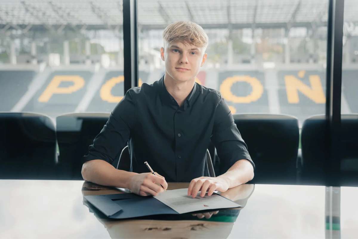 Парижские банки закончились, он согласился на новый контракт с Pogoń Szczecin