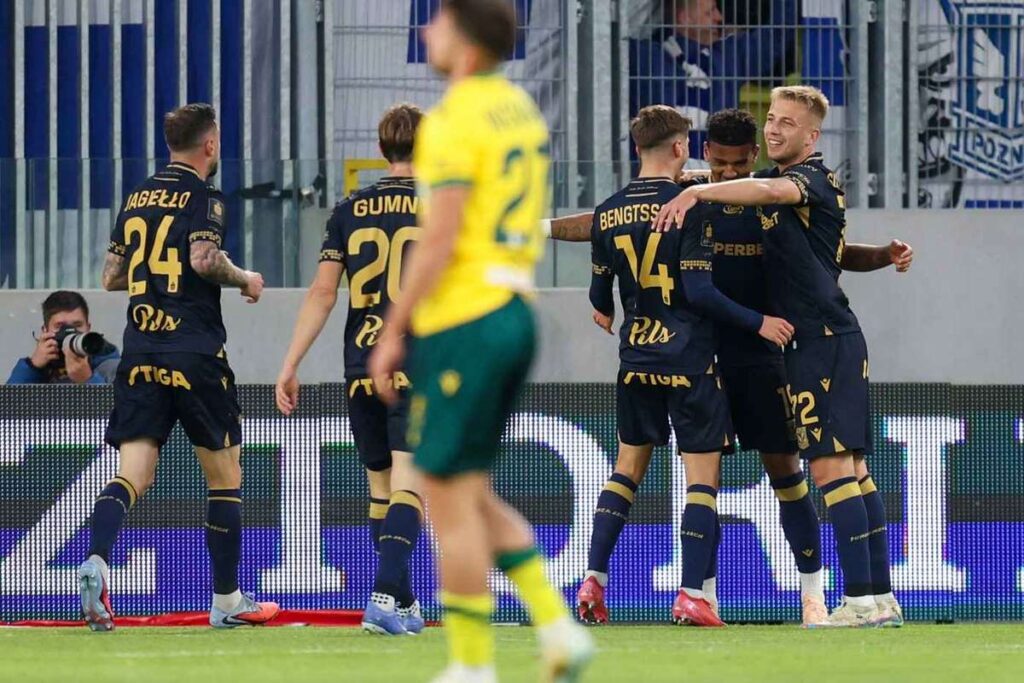 Воскресенье с Премьер -лигой: Фиабема снова неожиданный герой Лех, Горник ломает легион