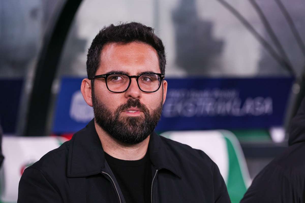 Фейо хотел бы тренировать клуб из Англии или Португалии. Он рассчитывает на помощь своего агента Хорхе Мендеса.