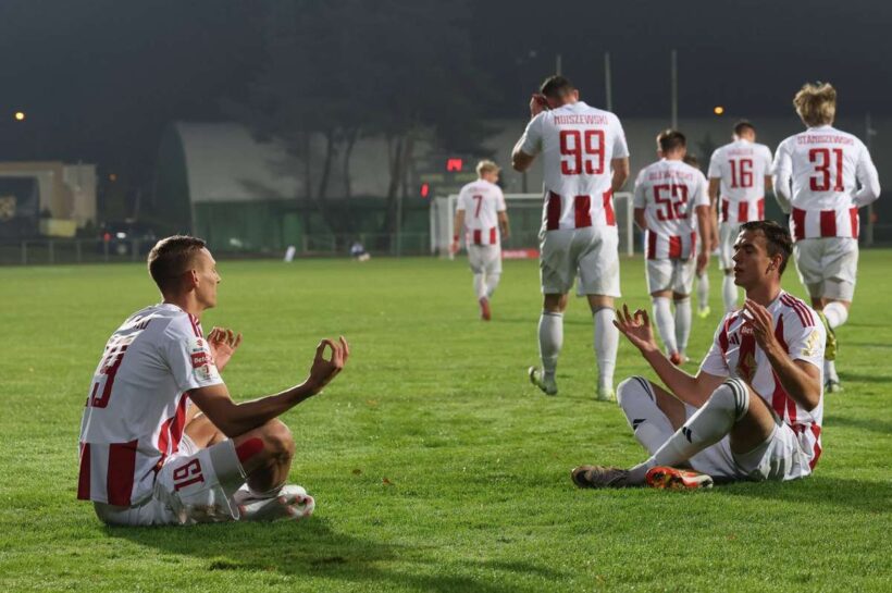 Автогол в добавленное время порадовал Вислу Краков, которая заменила Betclic, занявшую второе место в Первой лиге.