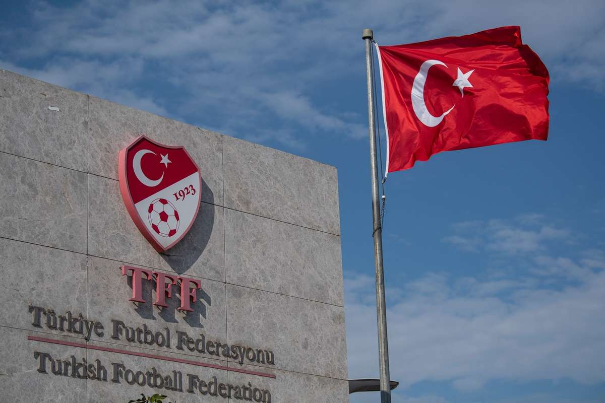 Скандал в Турции. Около 150 арбитров дисквалифицированы за ставки на результаты матчей