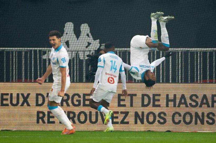 Марсель победил Ниццу в дерби Французской Ривьеры и является лидером Лиги 1