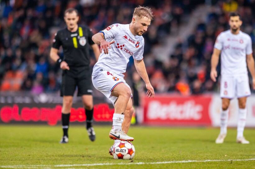 В 16-м туре 1-й лиги стремительная краковская «Висла» встретится с варшавской «Полонией».