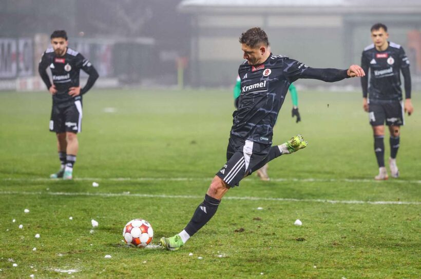 Драка в Висле Краков продолжается, и одна Полония против другой Полонии снова побеждает