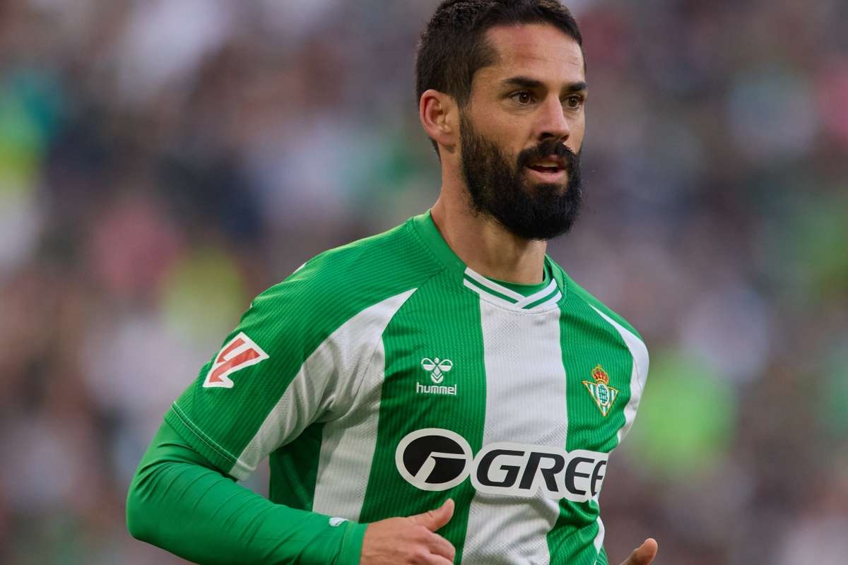 Официально: Бетис продлевает контракт с Иско до 2028 года