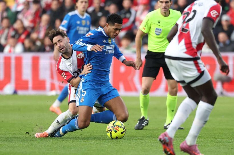 «Реал» не очень хорошо справляется со своими городскими соперниками, на этот раз Райо останавливает членов королевской семьи.