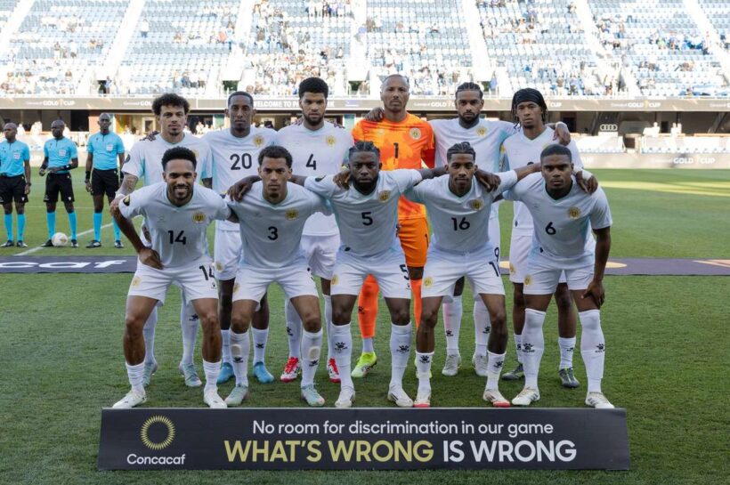 Игроки Кюрасао отправятся на чемпионат мира за свою страну и тренера Дика Адвоката