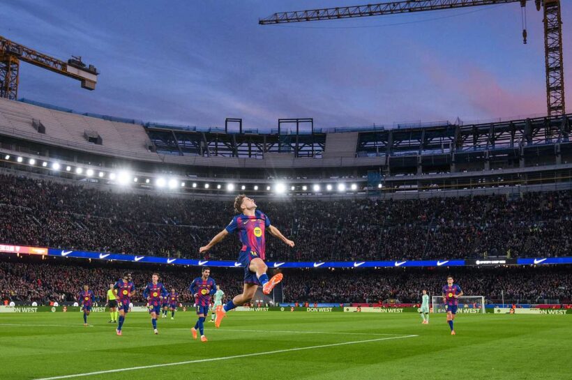 «Tornem a casa», то есть возвращение «Барселоны» на Камп Ноу, вид изнутри.