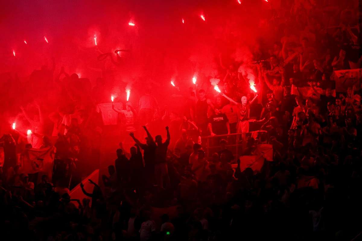 Шокирующая находка возле стадиона «Бенфика»: лидер фан-группы застрелен в своей машине