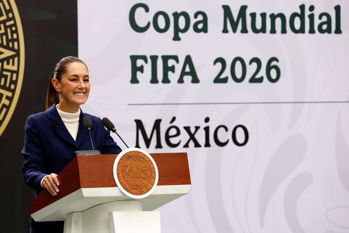 Президент Мексики Клаудия Шейнбаум хочет пожертвовать свой билет номер 001 на матч открытия.