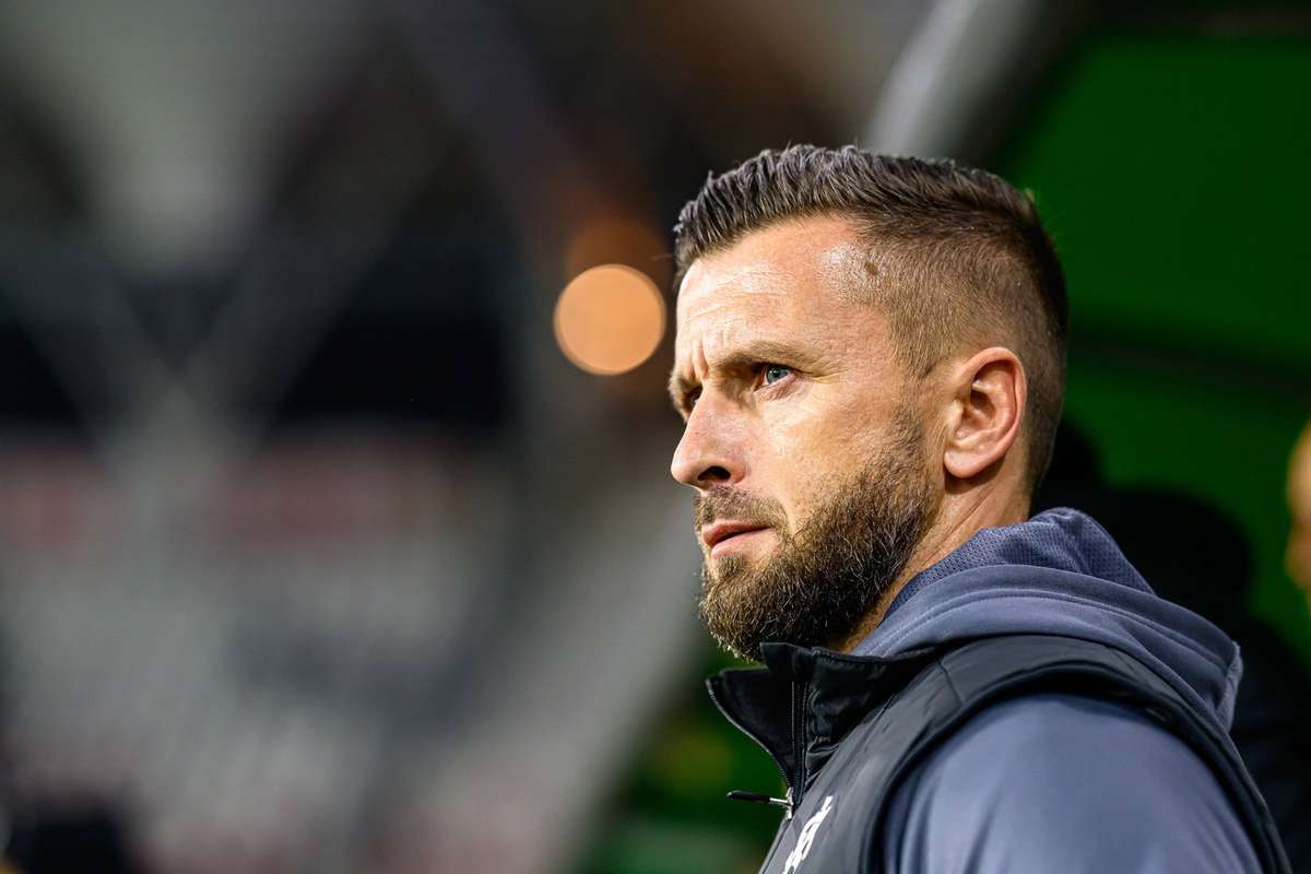 Шимон Грабовский больше не является тренером ЛКС, его преемником стал Гжегож Шока.