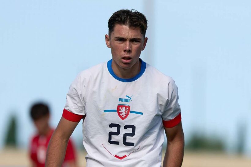 Молодой Буффон продолжает впечатлять, снова оформив хет-трик за сборную Чехии.