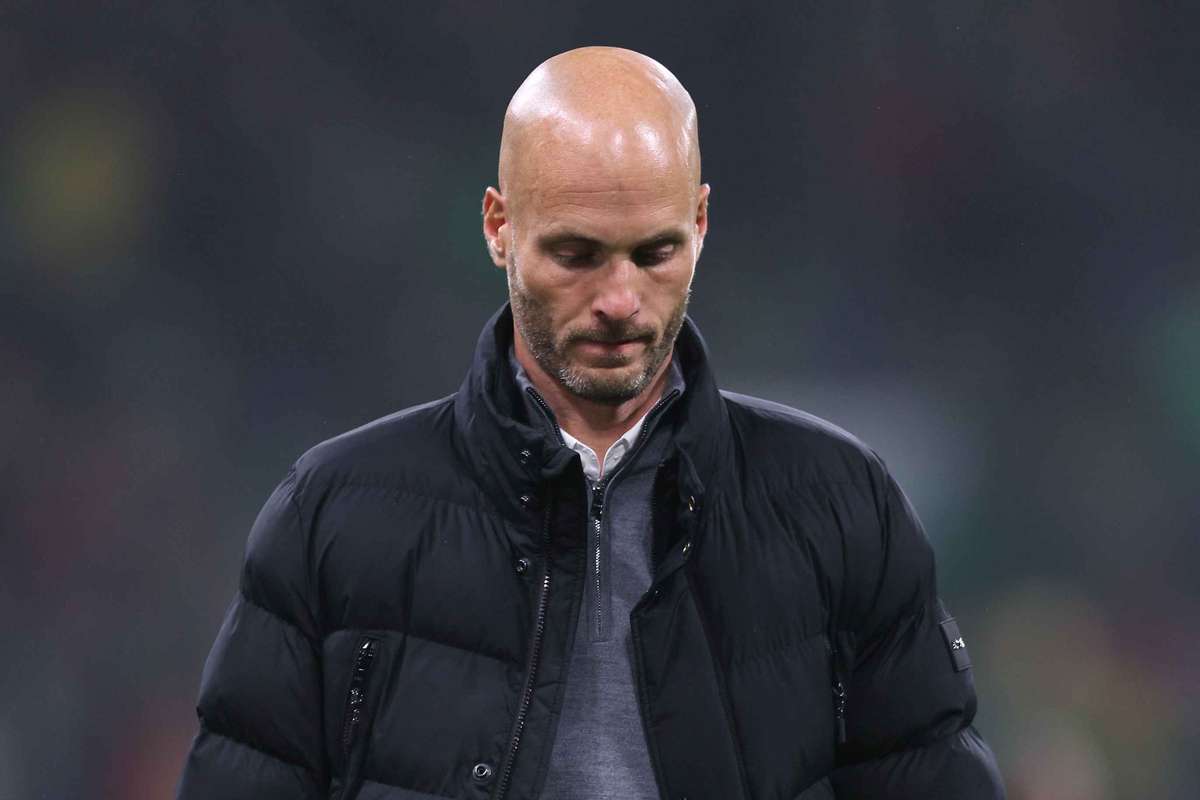 У Грабары будет новый тренер, Вольфсбург увольняет Пола Симониса после непродолжительной работы