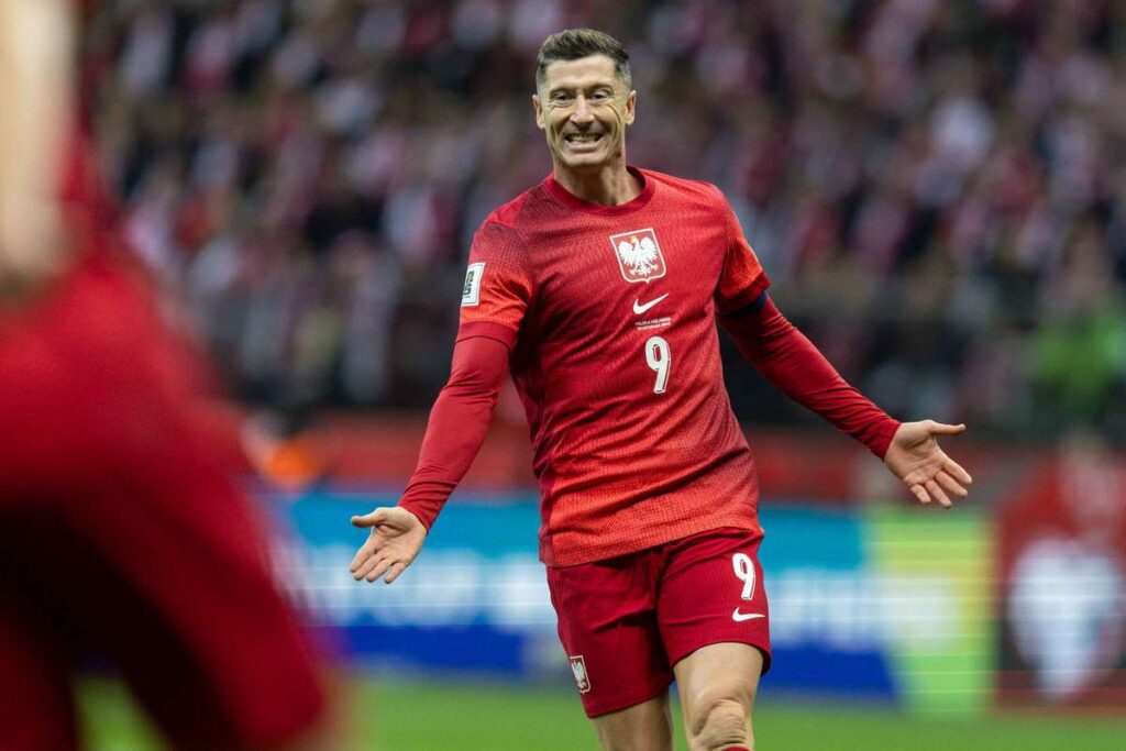 В 162-м матче Левандовски за сборную Зелински обогнал Глика. Гросицки близок к «сотне»