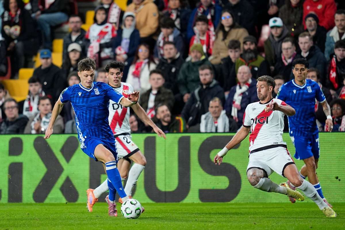 Очередной провал Леха в Конференц-лиге. Два пропущенных в концовке гола и второе поражение