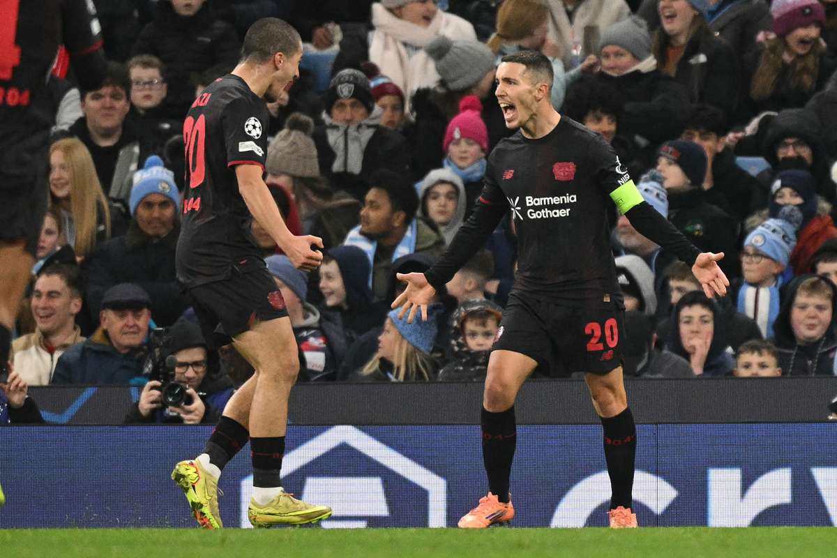 Кохальски отбил пенальти, но «Карабах» проиграл «Наполи». Неожиданное поражение «Манчестер Сити»