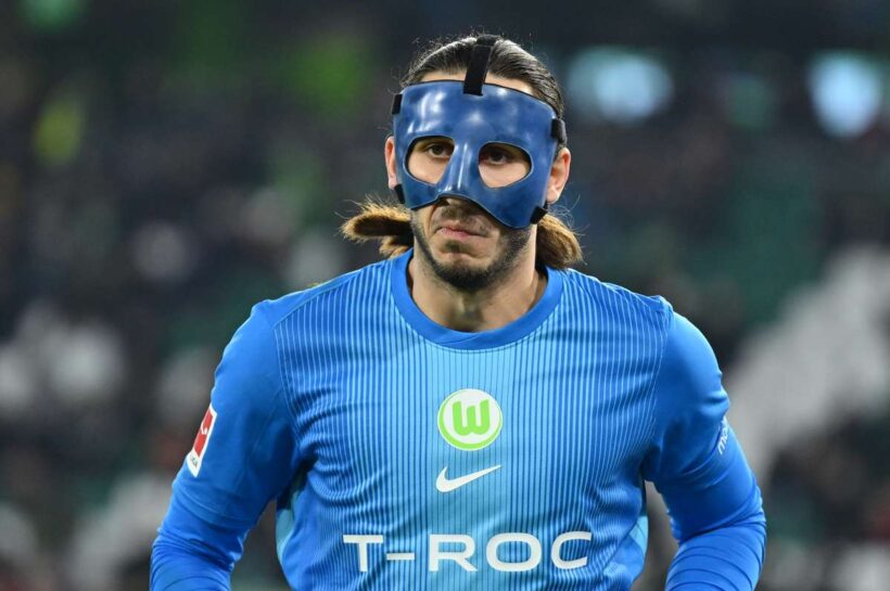 Грабара пропустил четыре гола и по-прежнему был лучшим вратарем. Поражение «волков» по ​​итогам года