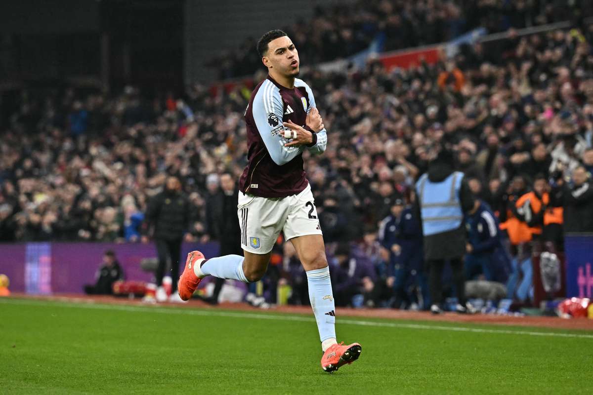 Победный марш «Астон Виллы» продолжается после победы над «Манчестер Юнайтед» в десятой раз подряд.