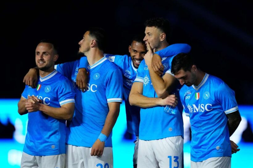 «Наполи» с двумя трофеями за календарный год, впервые после Марадоны