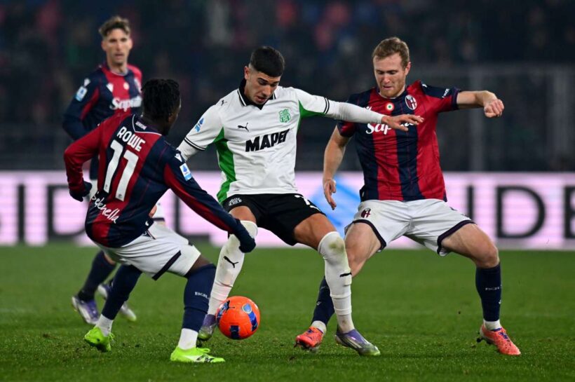 Болонья поделила очки с Сассуоло, весь матч за Валукевичем