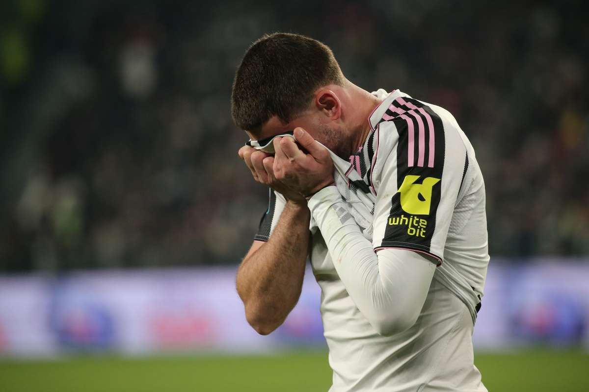 Влахович покинул поле в слезах. Бурный финал в Милане, Аллегри с красной карточкой