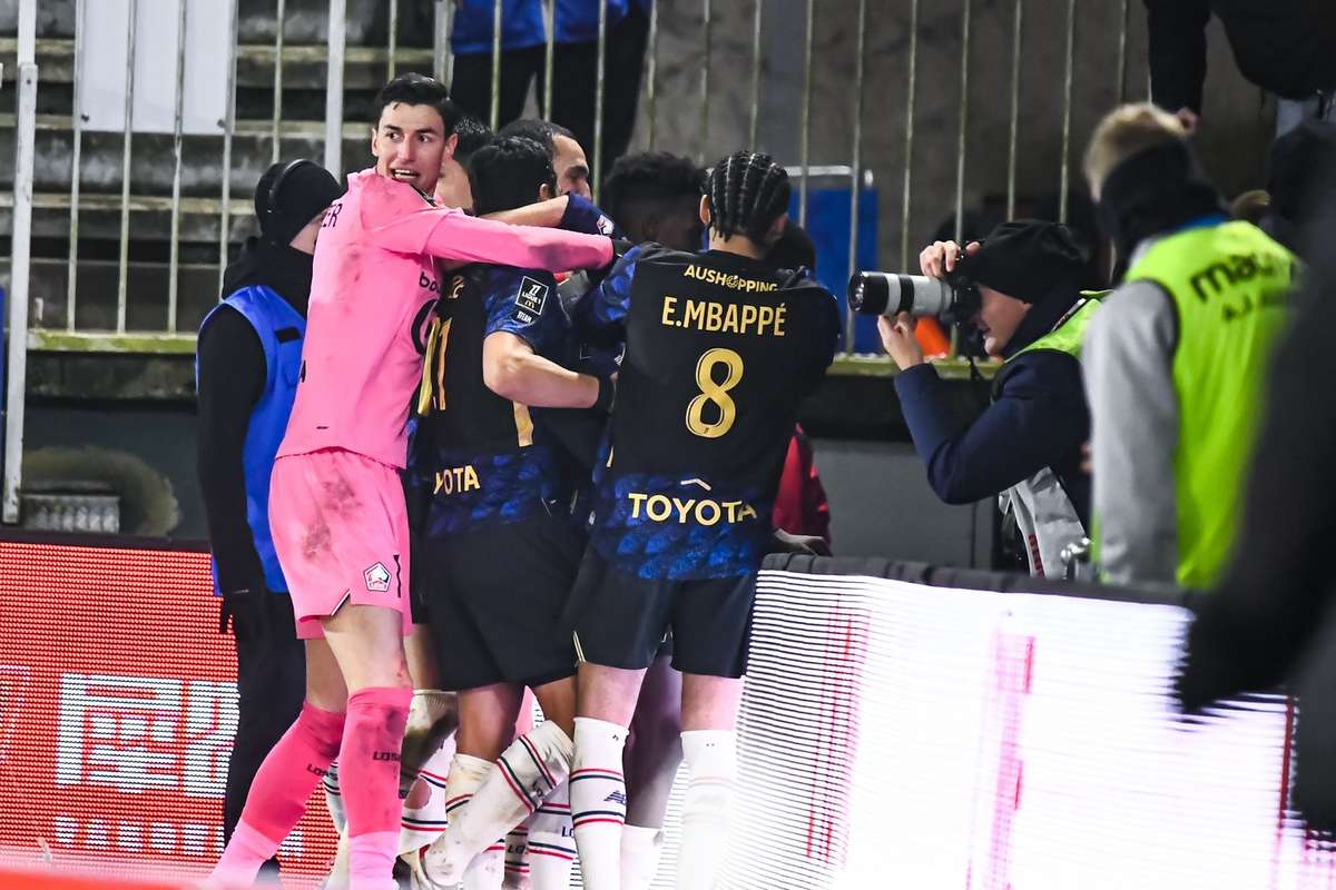 Ланс снова на вершине таблицы, семь голов и четыре красные карточки в Осере