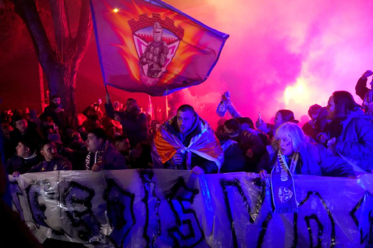 Хаос перед матчем «Барселоны» в рамках Кубка Испании начнется с опозданием