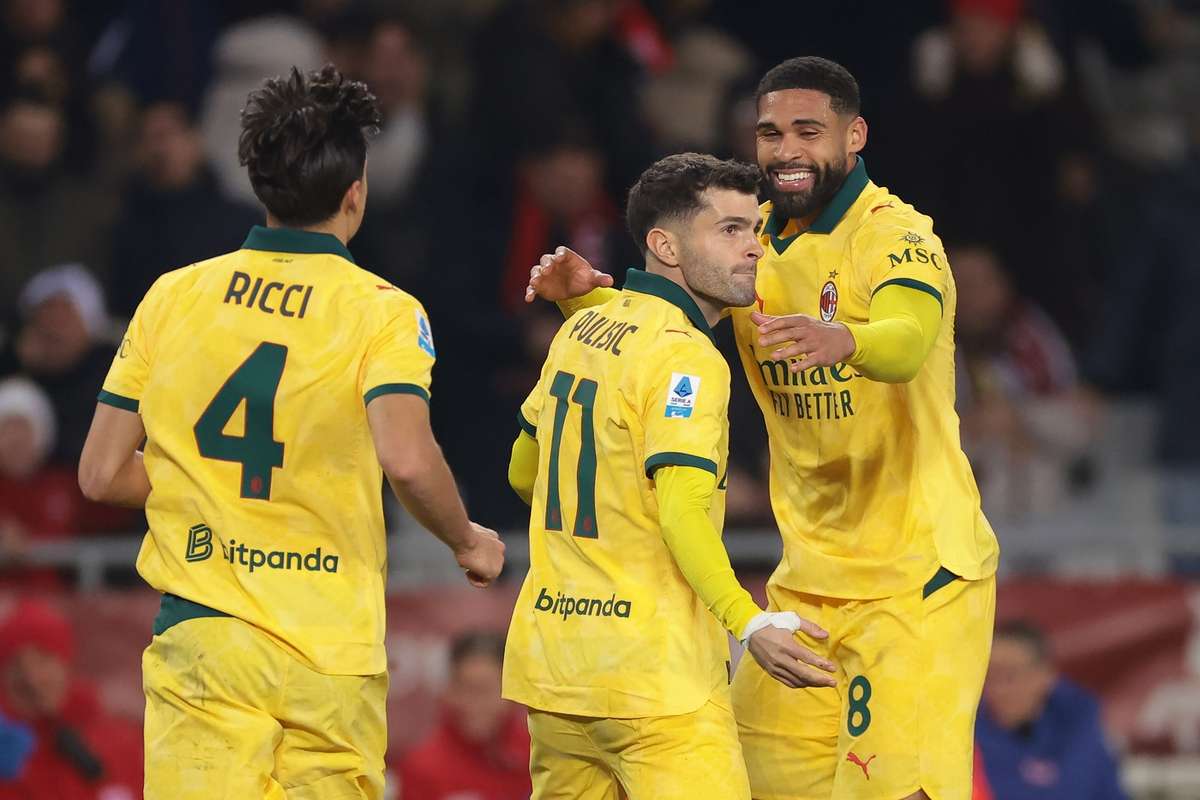 «Милан» переломил ситуацию и вернулся на вершину таблицы, Пулишич забил гол на 35-й секунде.