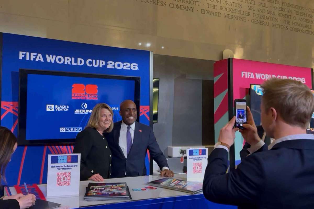 Чемпионат мира по футболу 2026 года станет крупнейшим в истории: это уникальная возможность для 16 принимающих городов.