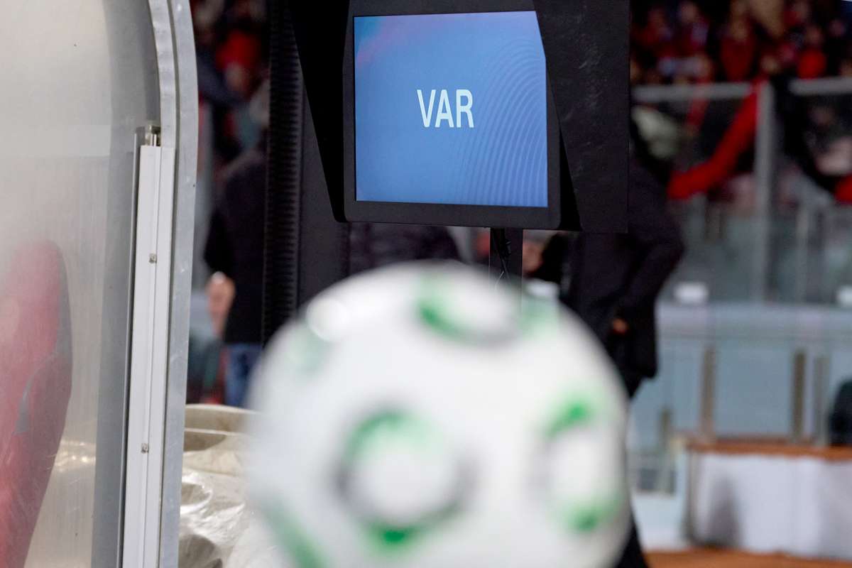 Будет ли VAR проверять угловые и вторые желтые карточки? Такие правила должны быть включены в чемпионат мира.