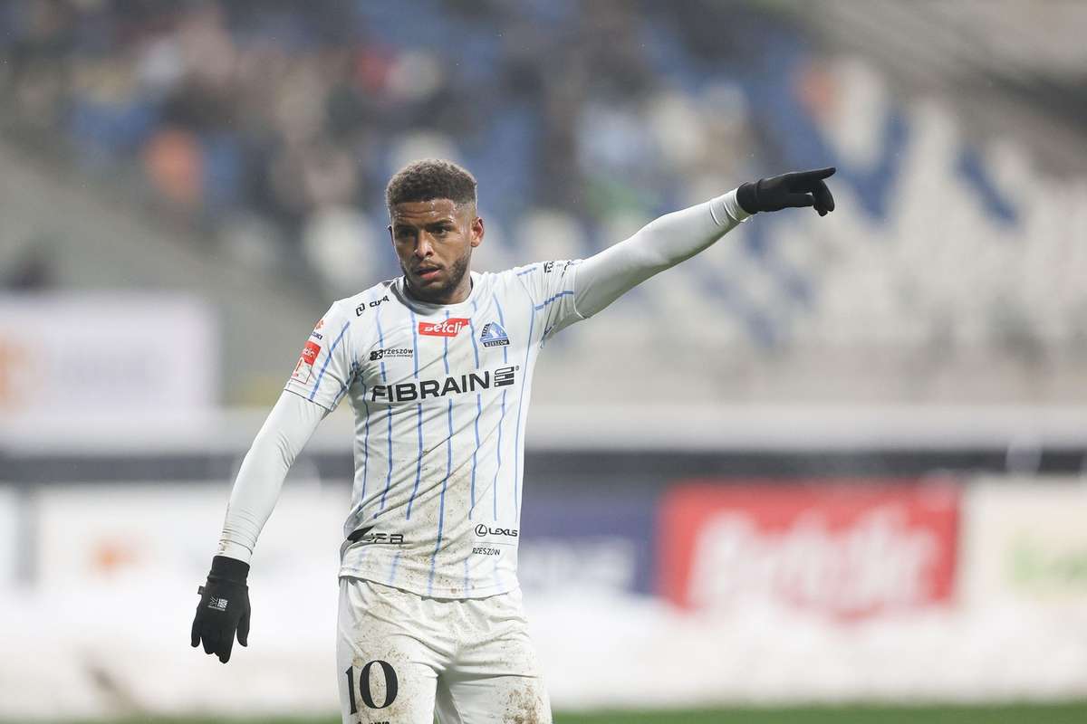 В Жешуве прервана серия Погонь-Гродзиска, преимущество Краковской Вислы растет