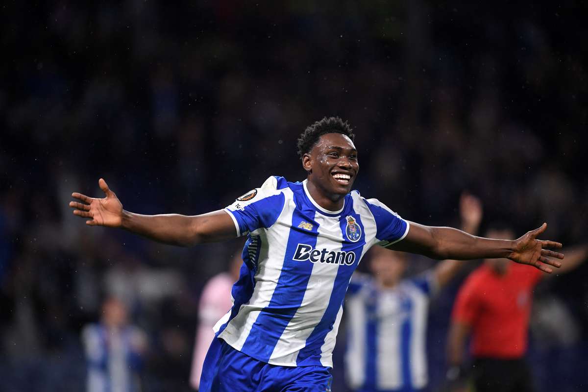 Лига Европы: победы «Порту», ​​«Фенербахче» и «Астон Виллы», лидирует «Олимпик Лион»