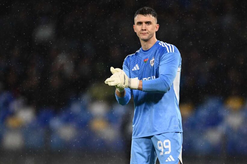 «Аякс» пробуждается, Кочальски четырежды победил в дождливом Баку