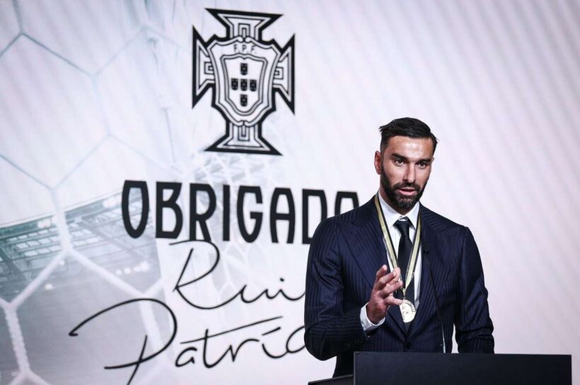 Вратарь Руй Патрисио завершил футбольную карьеру и именно он остановил поляков на ЕВРО-2016.