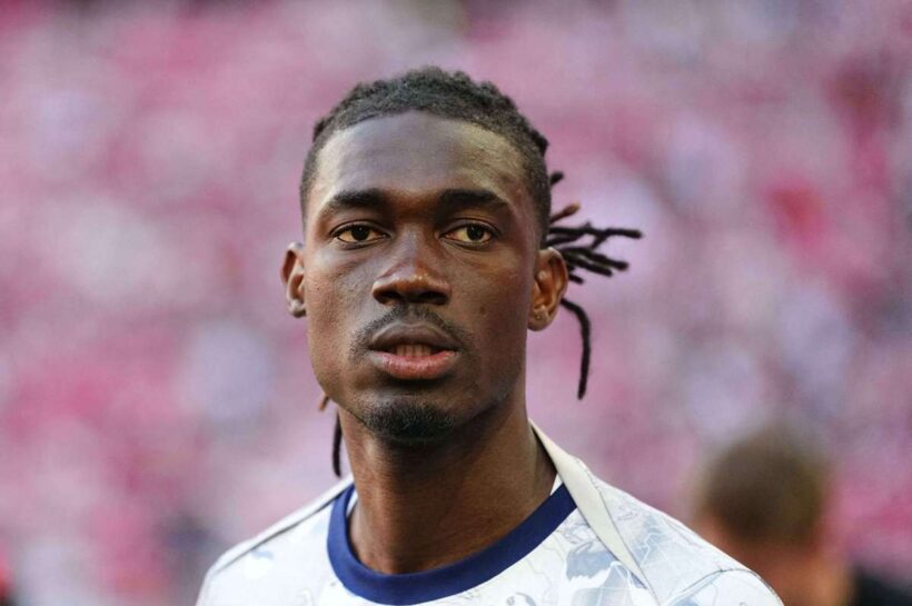 Биссума находится под угрозой увольнения после второго предполагаемого инцидента с веселящим газом