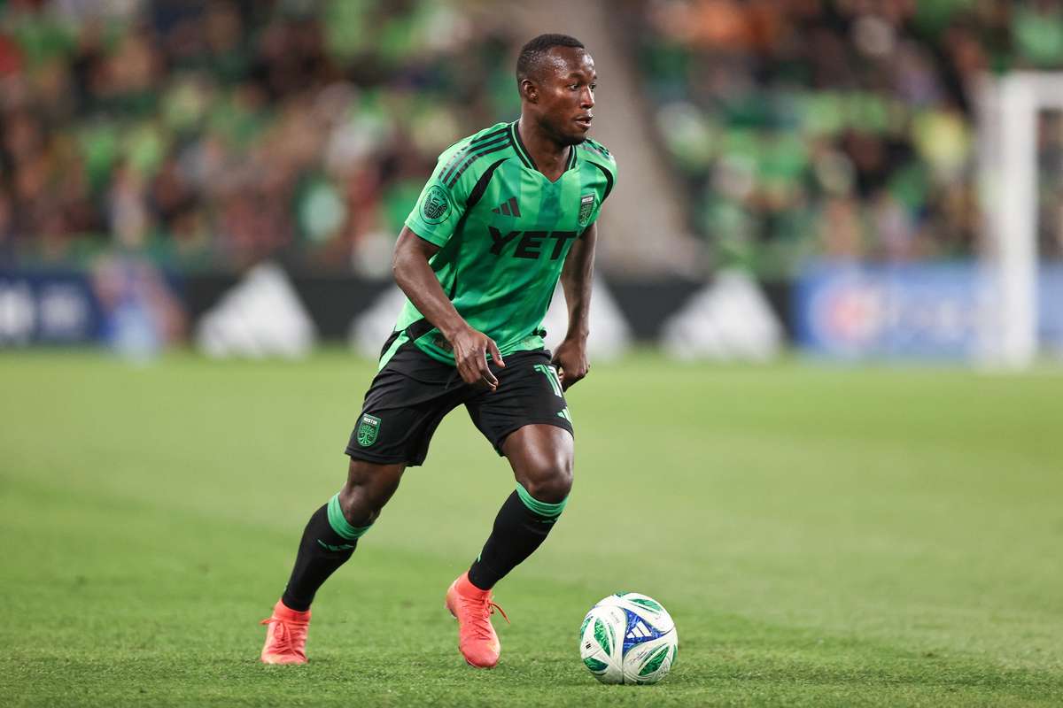 Вот самый дорогой игрок в истории Экстракласы: Осман Букари подписал контракт с Видзевом