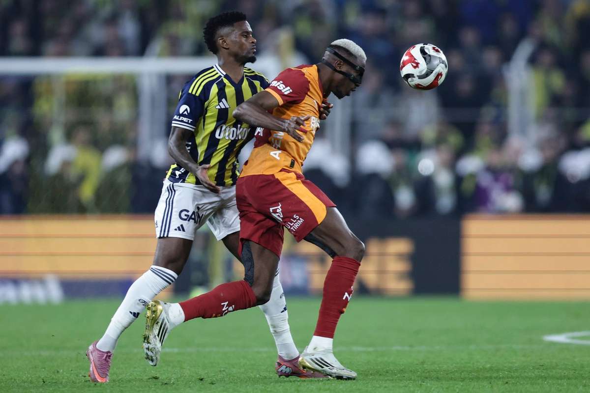 «Фенербахче» отразил ничью с «Галатасараем» в конце добавленного времени, жестокая борьба за титул