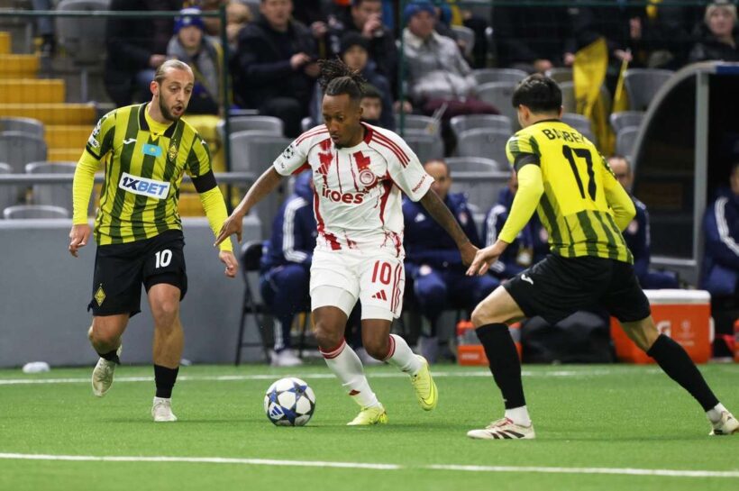 «Олимпиакос» выигрывает свой первый выездной матч в Лиге чемпионов за 10 лет. Решение было принято по голу Желсона Мартинша.