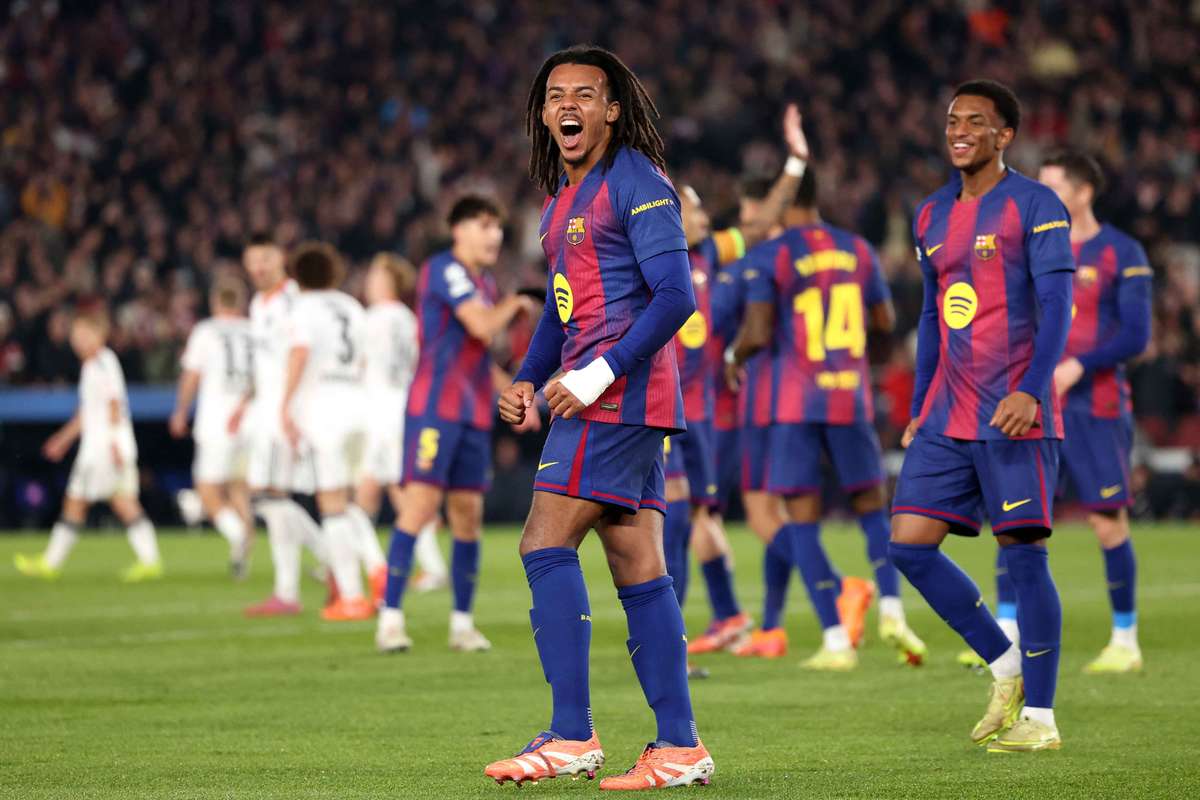 Жюль Кунде спасает «Барселону» мгновенным дублем, часом Левандовски