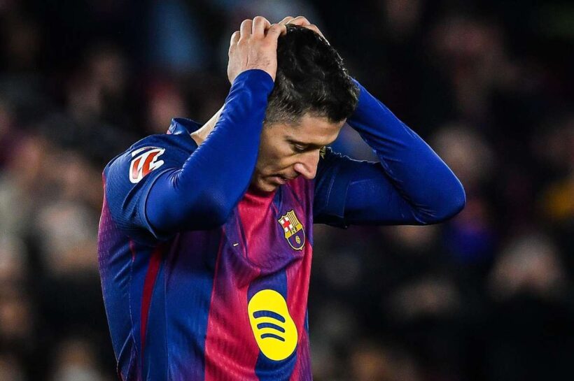 Левандовски не реализовал пенальти, но в своем последнем действии помог «Барселоне» победить