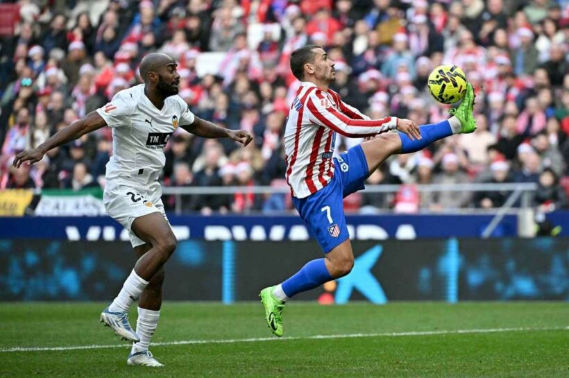 Атлетико побеждает Валенсию после тяжелого боя. Гризманн проявил волшебство и подарил победу