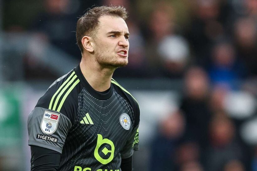 Столарчик отразил девять бросков в ворота «Эштон Гейт», но «Лестеру» удалось лишь сыграть вничью.