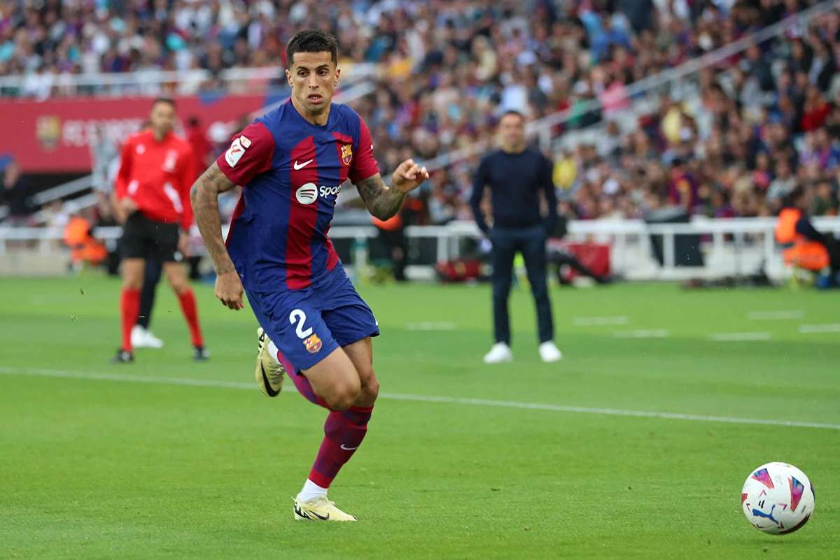 Канселу снова наденет футболку «Барселоны». Вместо предложения «Интера» он предпочел вернуться в Каталонию.